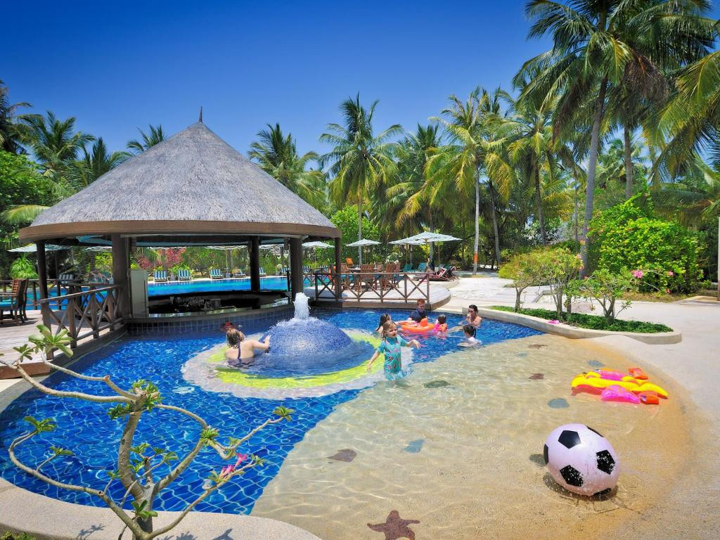 Bandos Maldives (Ex. Bandos Island Resort) 4*