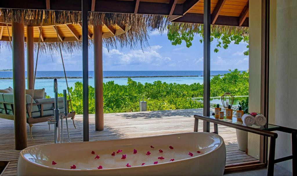Baros Maldives 5*