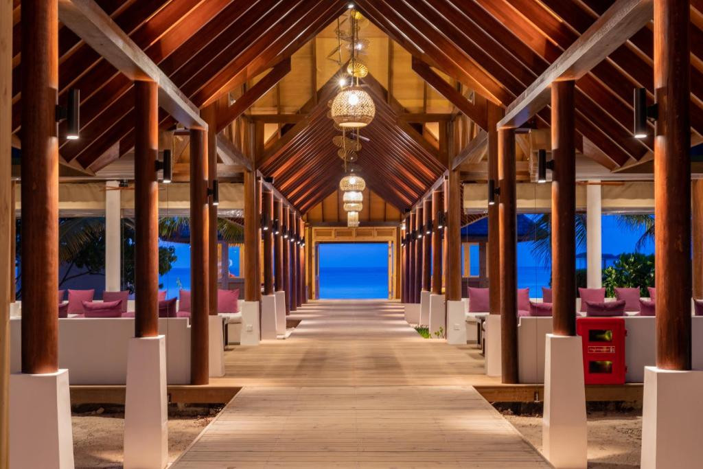 Cinnamon Dhonveli Maldives (Ex. Chaaya Island Dhonveli) 4*