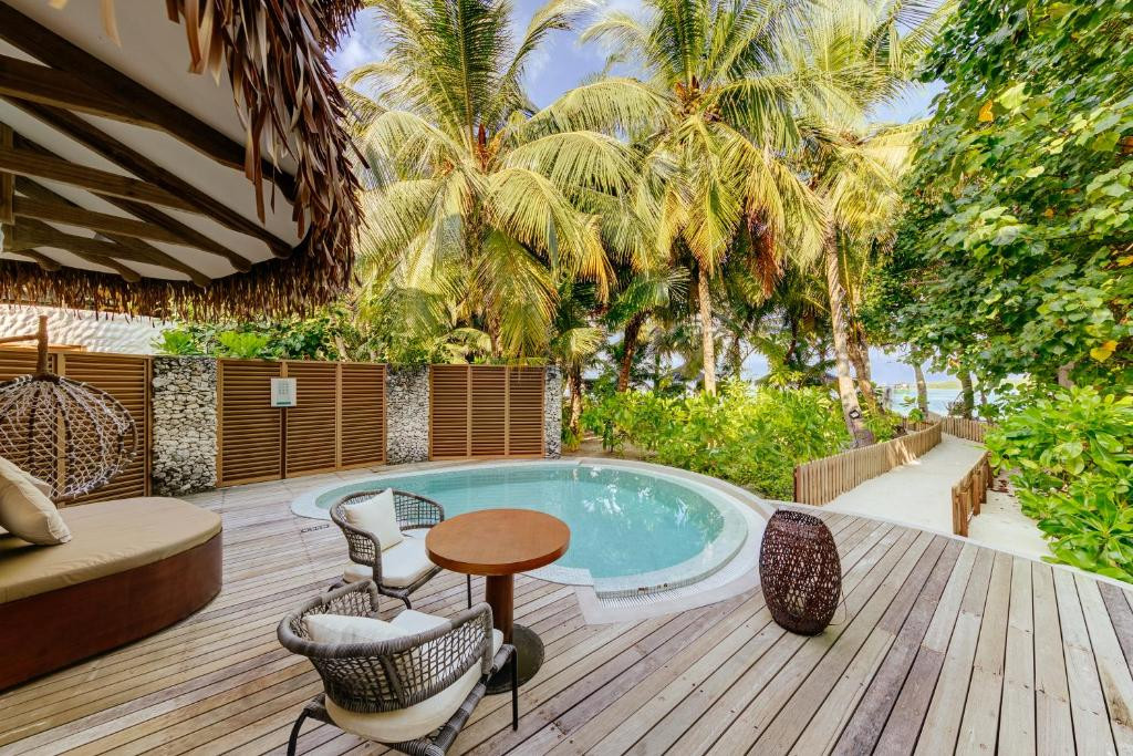 Cinnamon Dhonveli Maldives (Ex. Chaaya Island Dhonveli) 4*