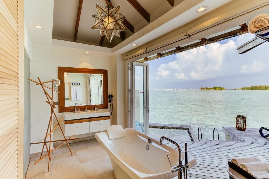 Cinnamon Dhonveli Maldives (Ex. Chaaya Island Dhonveli) 4*