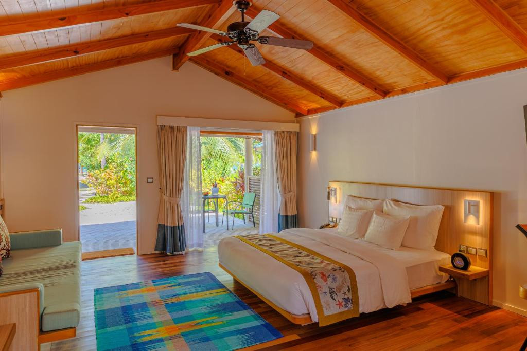 Meeru Island Resort 4*