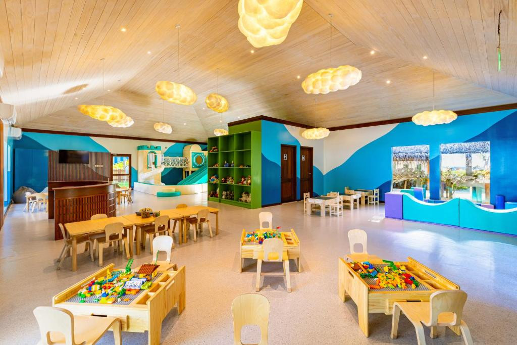 Meeru Island Resort 4*