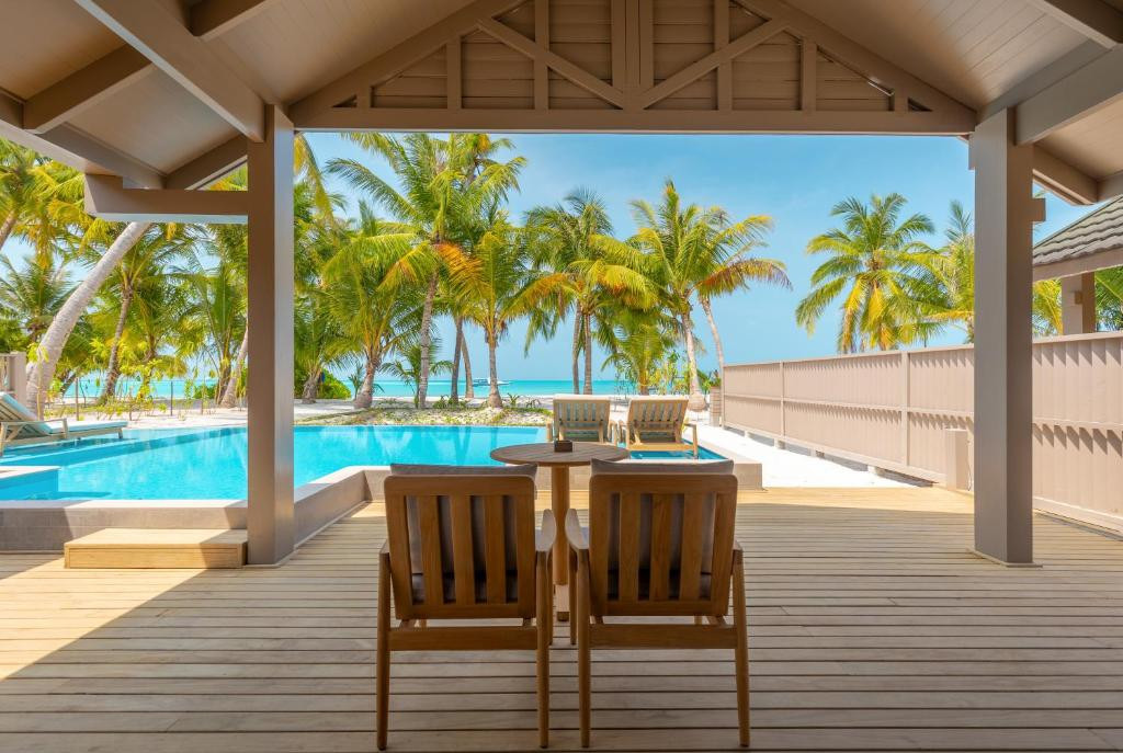 Meeru Island Resort 4*