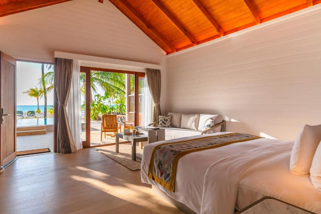 Meeru Island Resort 4*