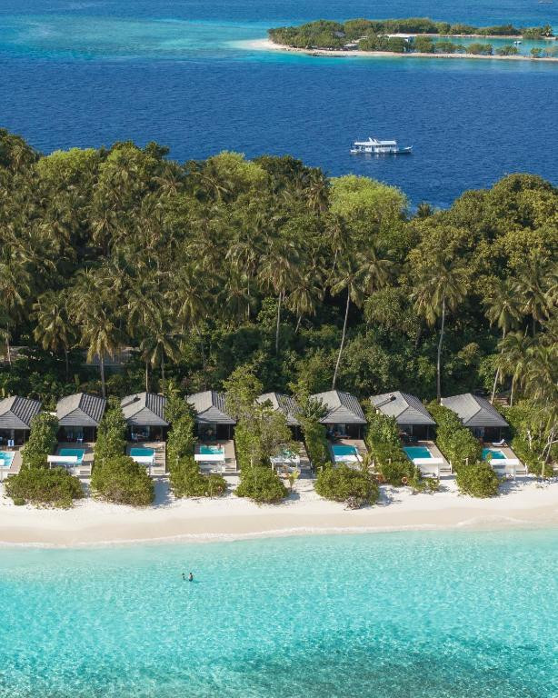 Royal Island Resort & Spa 5*