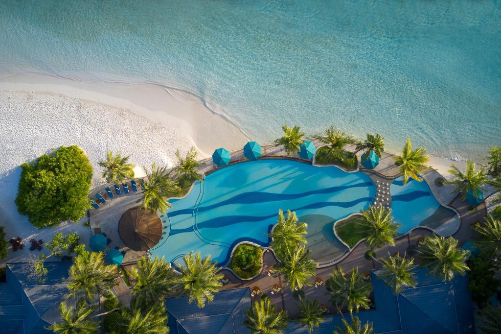 Royal Island Resort & Spa 5*