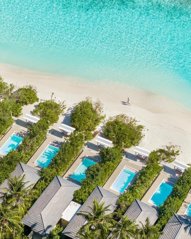 Royal Island Resort & Spa 5*