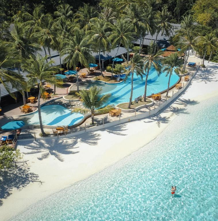 Royal Island Resort & Spa 5*