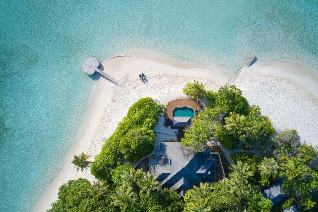 Royal Island Resort & Spa 5*