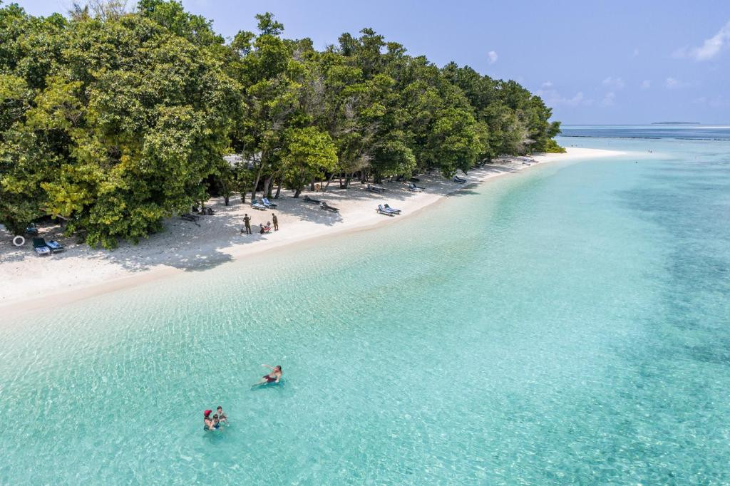 Royal Island Resort & Spa 5*
