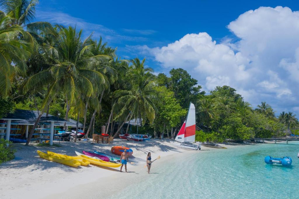 Royal Island Resort & Spa 5*