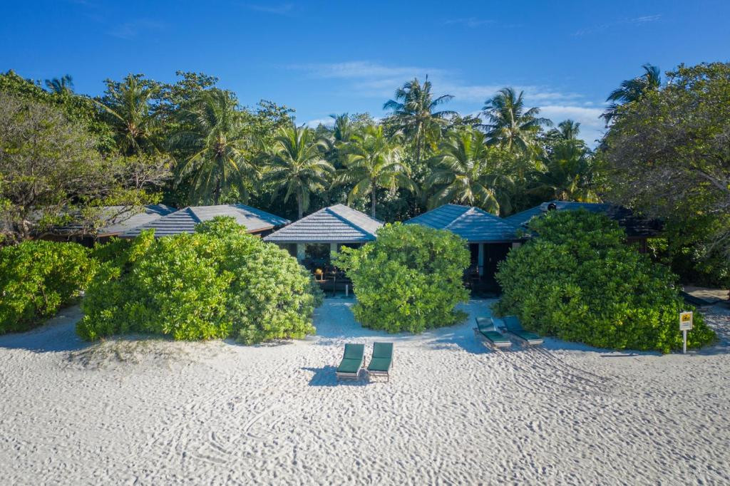 Royal Island Resort & Spa 5*