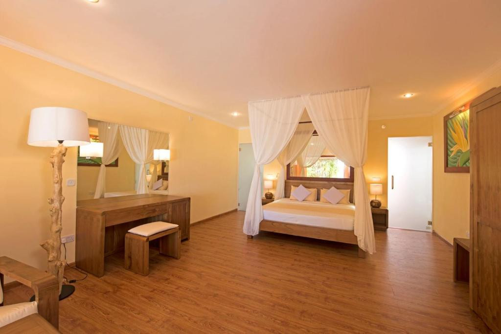 Thulhagiri Island Resort 4*