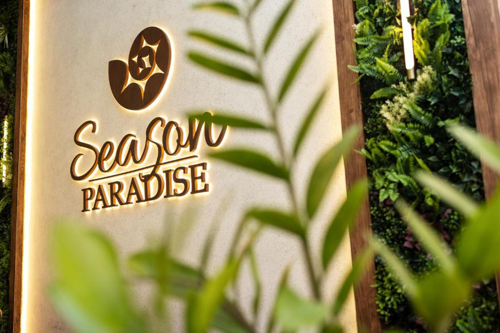 Season Paradise 4*