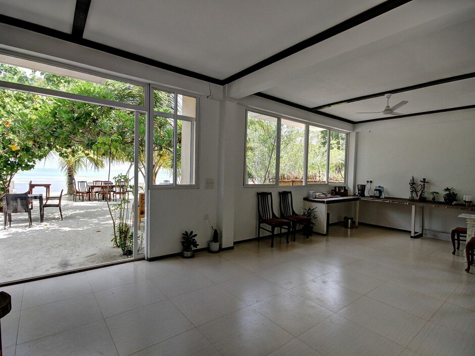Crown Beach Hotel Maldives 4*