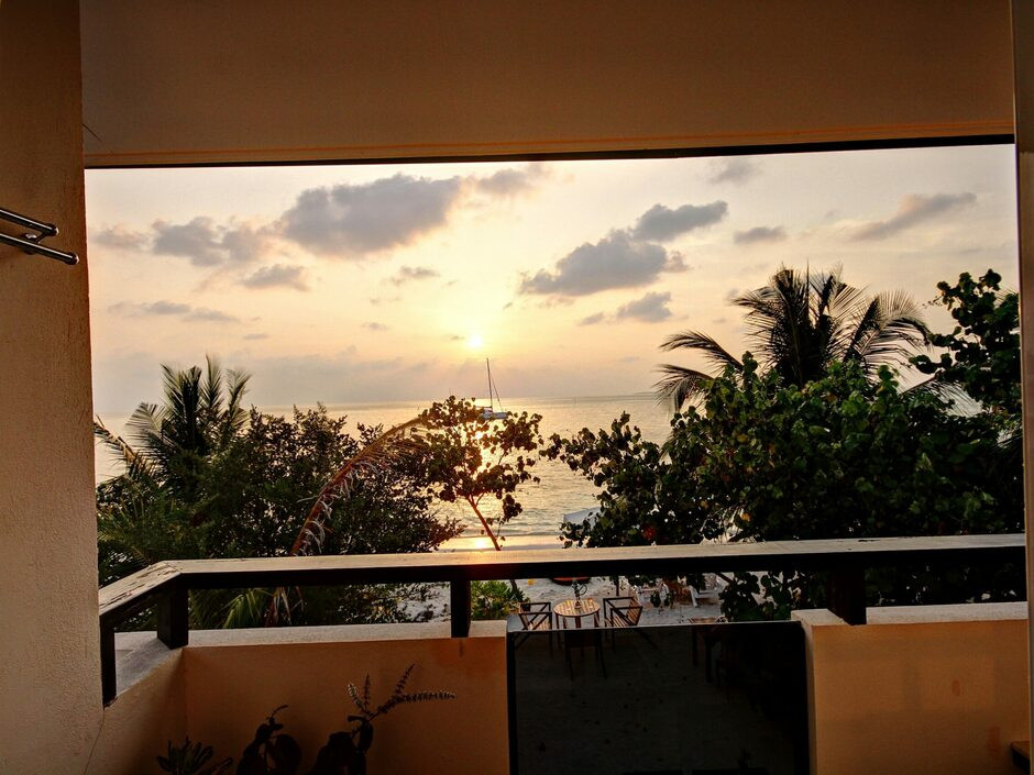 Crown Beach Hotel Maldives 4*