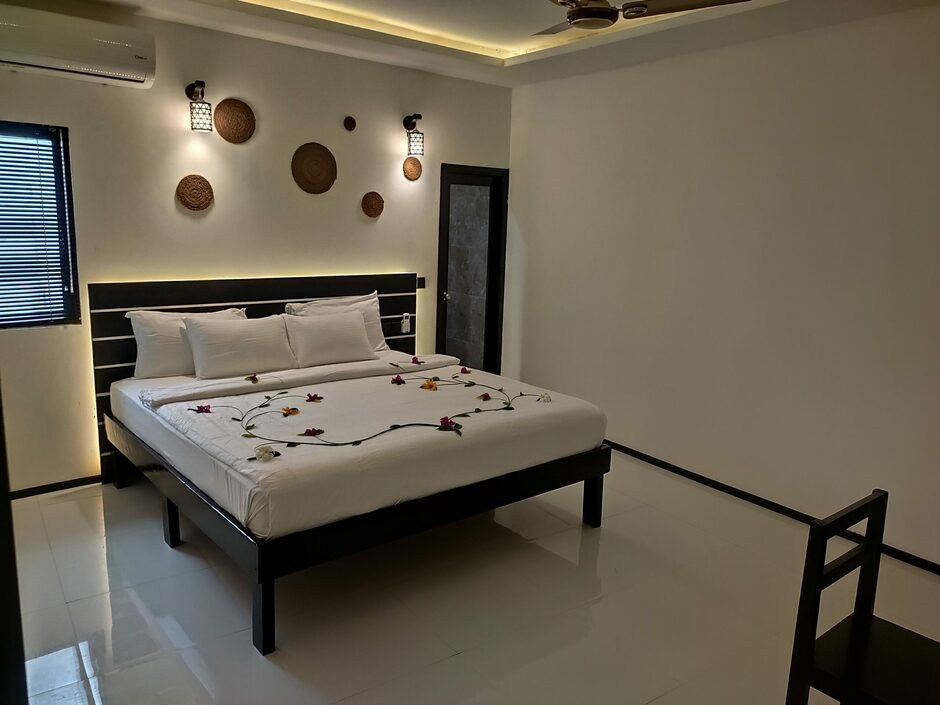 Crown Beach Hotel Maldives 4*