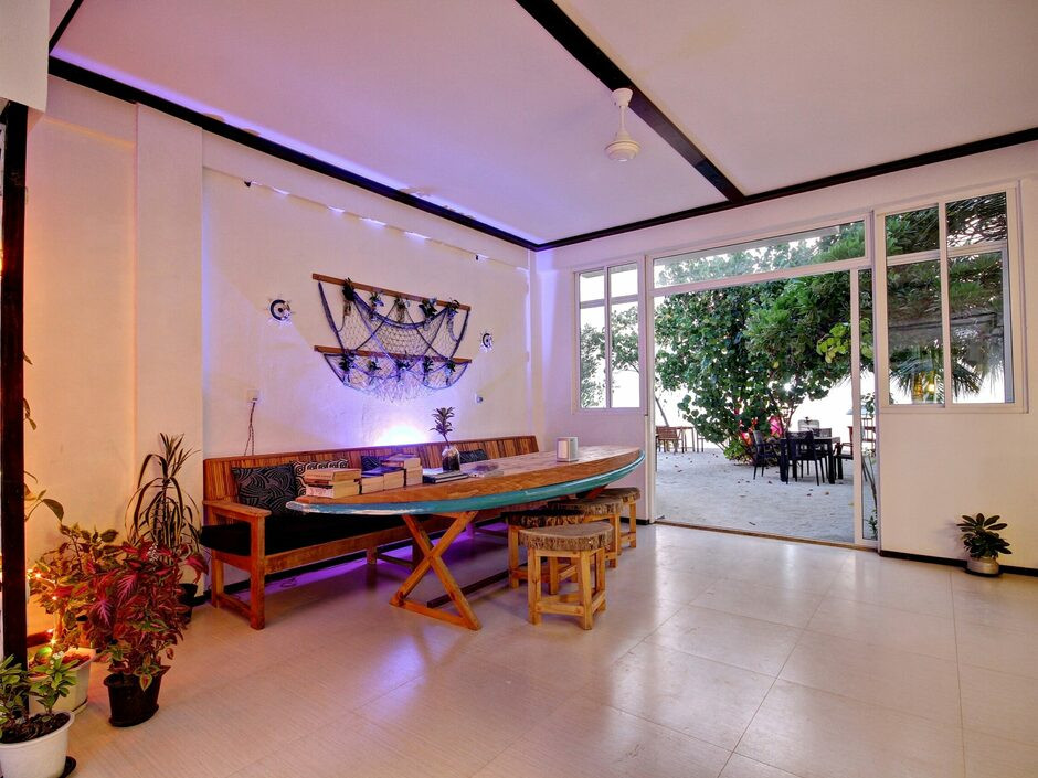 Crown Beach Hotel Maldives 4*