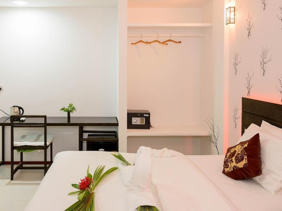 Crown Beach Hotel Maldives 4*