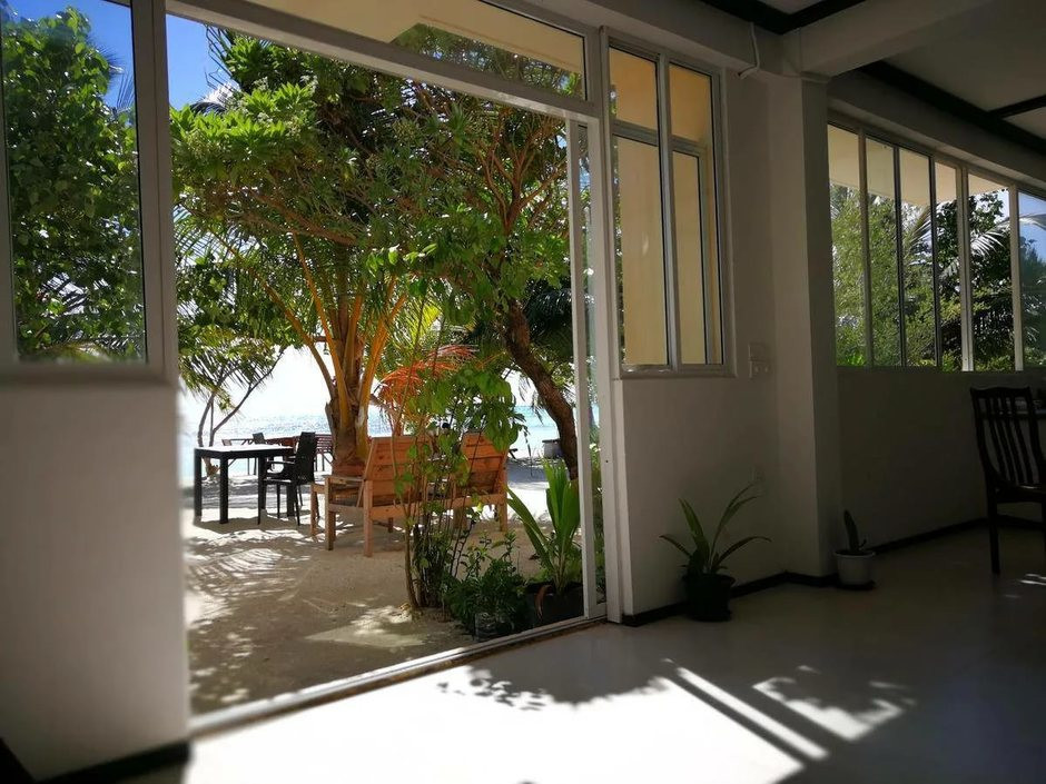 Crown Beach Hotel Maldives 4*