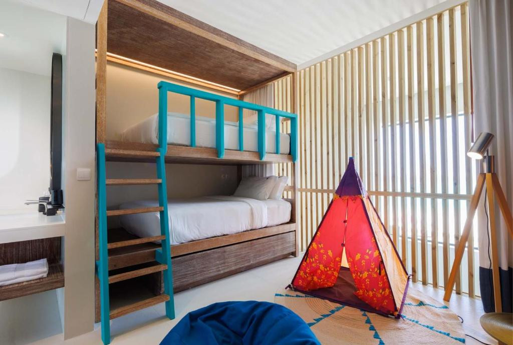 Hard Rock Hotel Maldives 5*