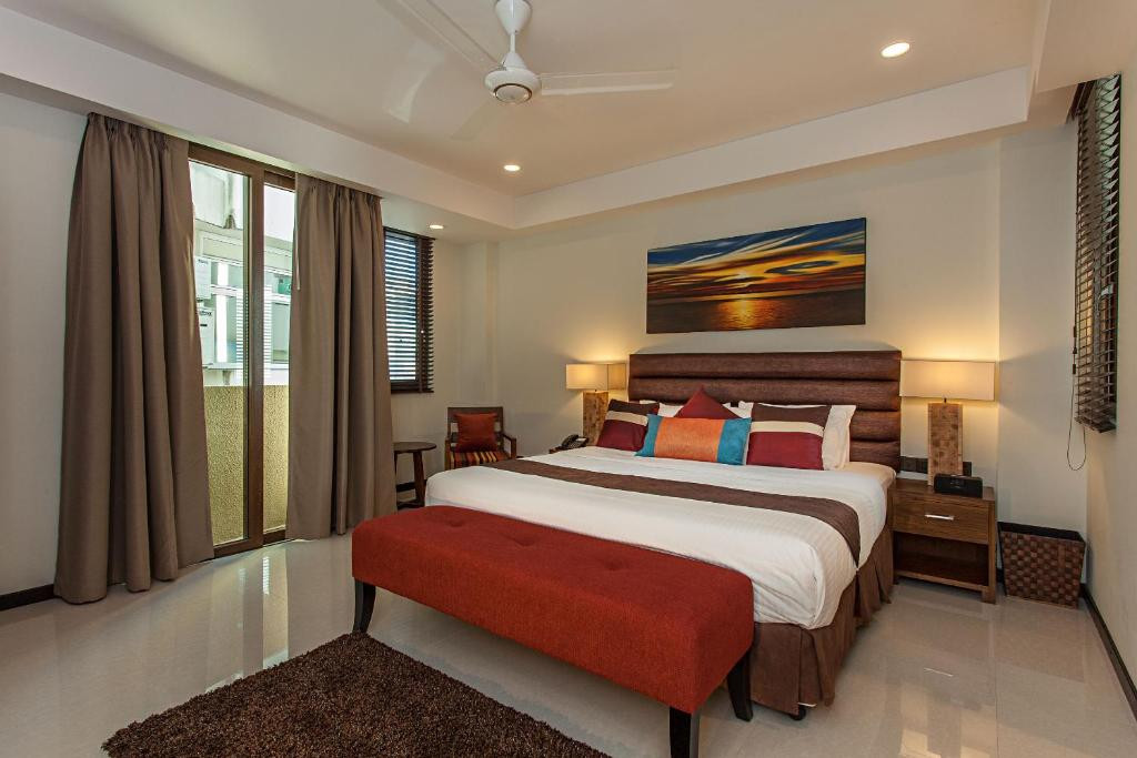 Somerset Hotel 4*