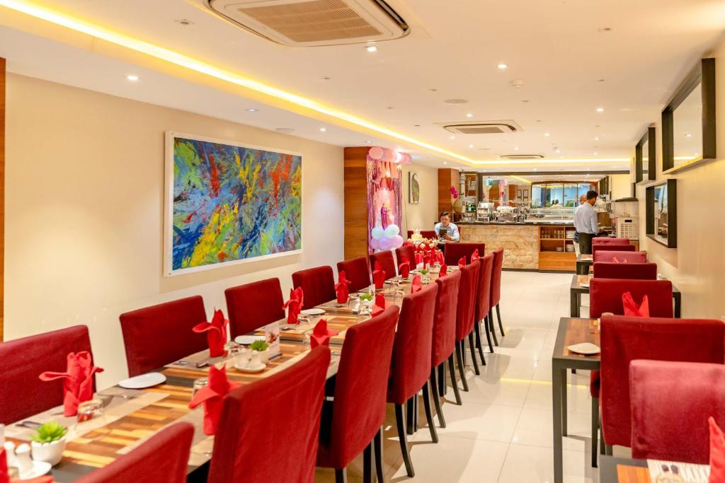 Somerset Hotel 4*