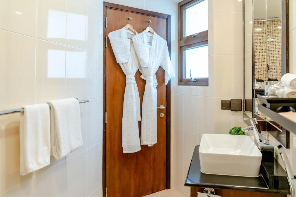 Somerset Hotel 4*