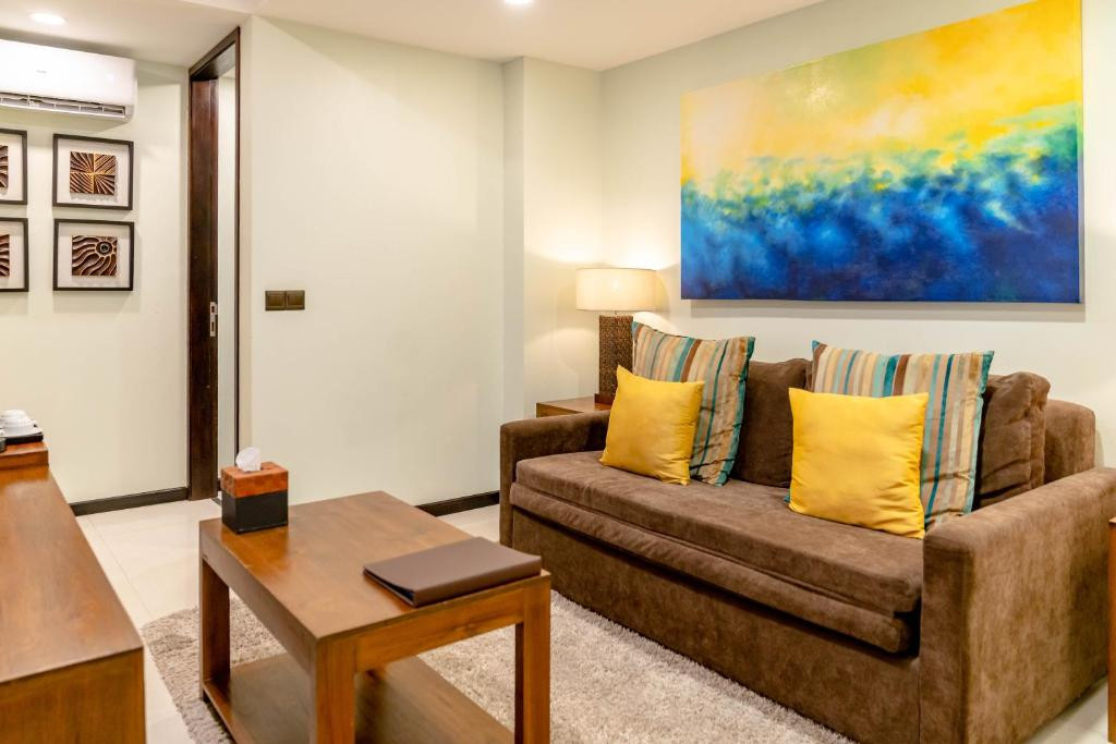 Somerset Hotel 4*