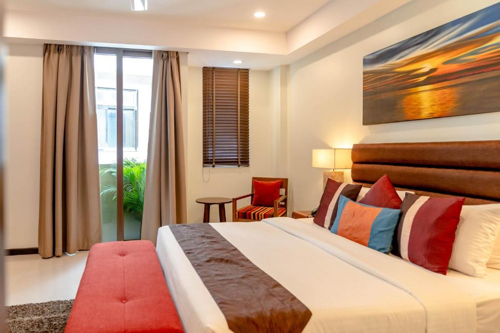 Somerset Hotel 4*