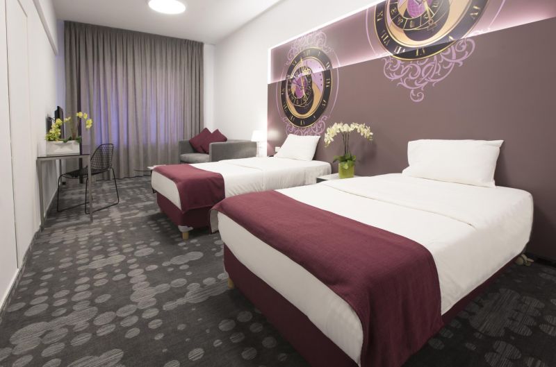 35 Rooms 4*