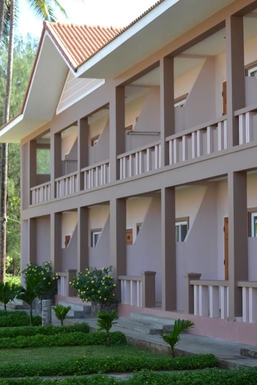Grand Ngwe Saung Resort 3*