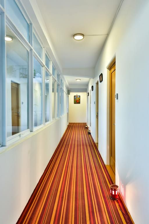 Sky View Hotel 3*