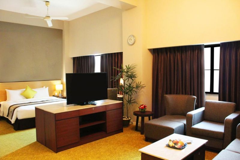 Summit Parkview Hotel 4*
