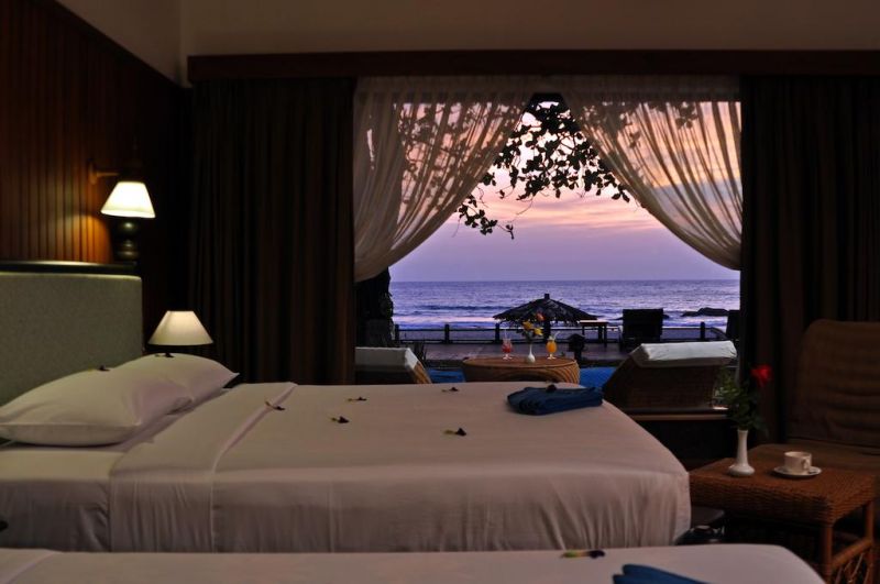 Thande Beach Hotel 3*