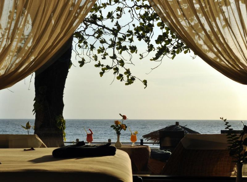 Thande Beach Hotel 3*