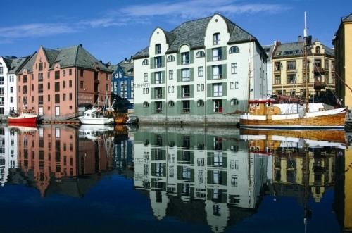 Brosundet Hotel 4*