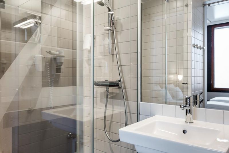 Quality Hotel 33 4*