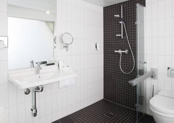 Quality Hotel Waterfront 4*