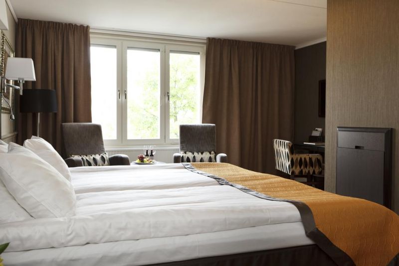 Clarion Collection Tapto 4*