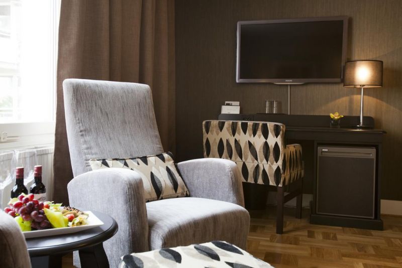 Clarion Collection Tapto 4*