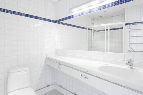 Quality Hotel Nacka 3*