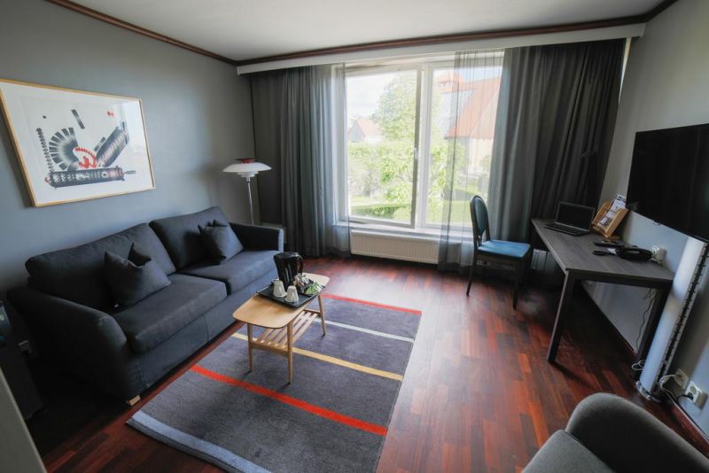 Scandic Foresta 4*