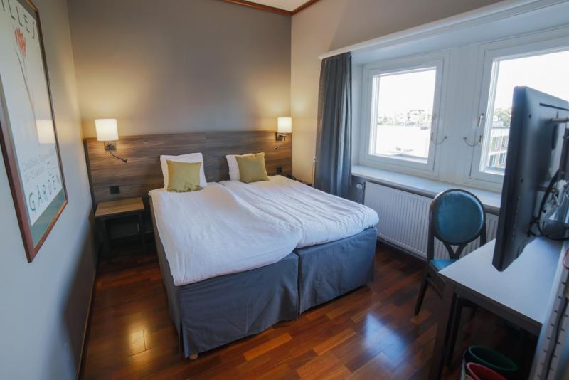 Scandic Foresta 4*
