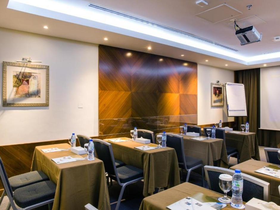Oryx Hotel 4*