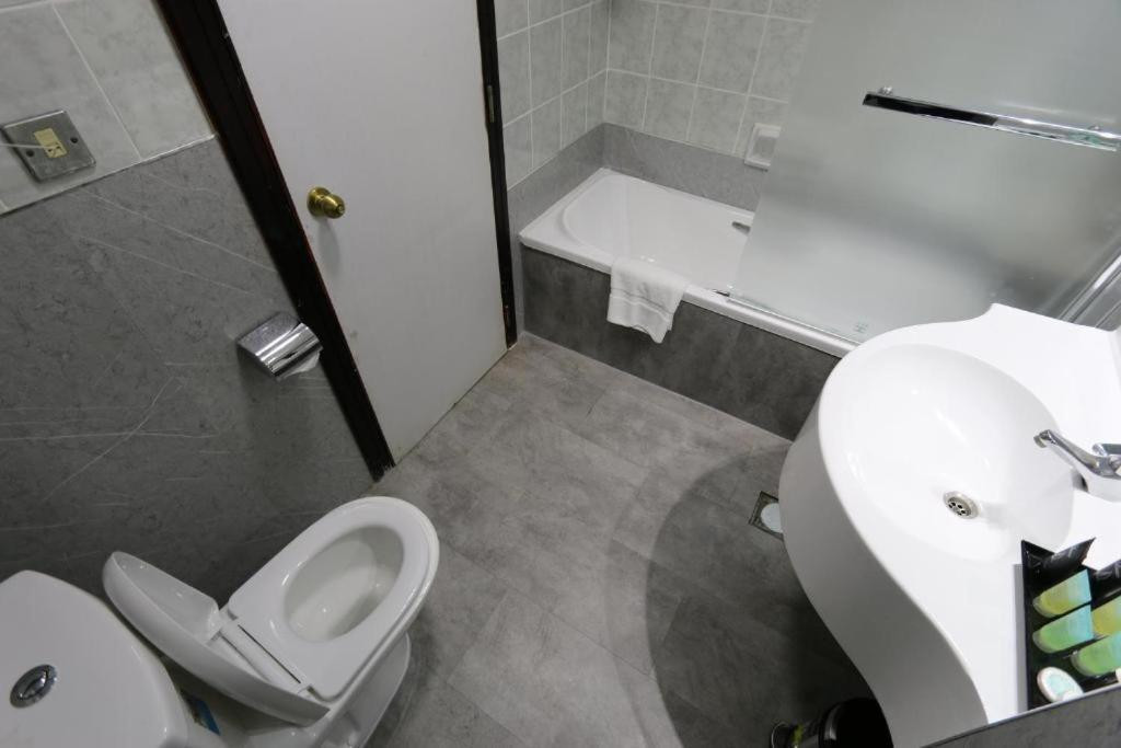 Knight Armour Hotel (Ex. Mayfair Hotel) 4*