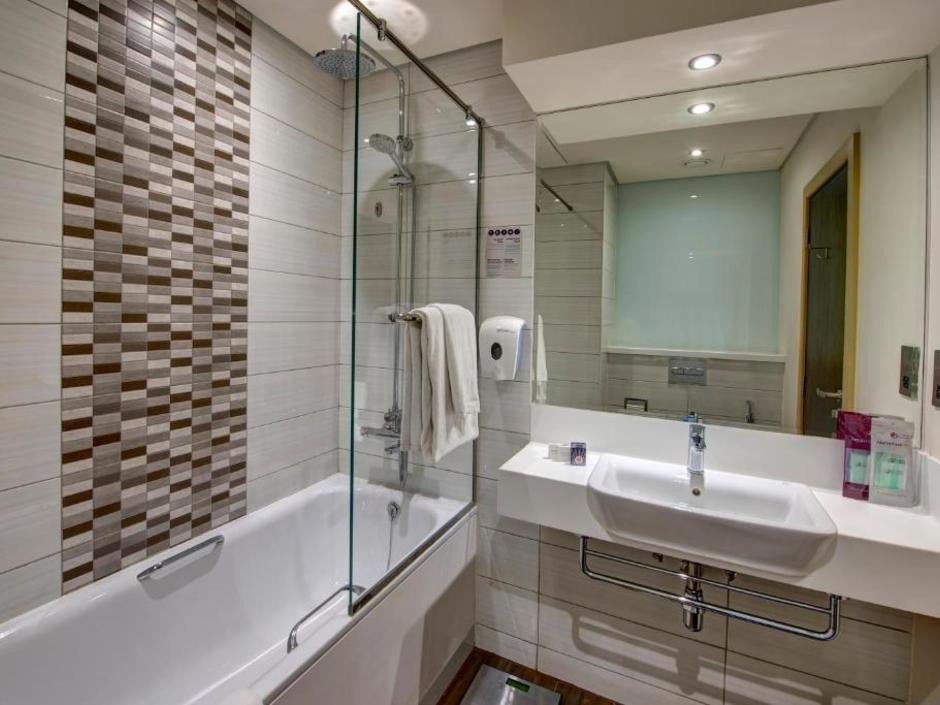 Premier Inn Dubai Ibn Battuta Mall 3*