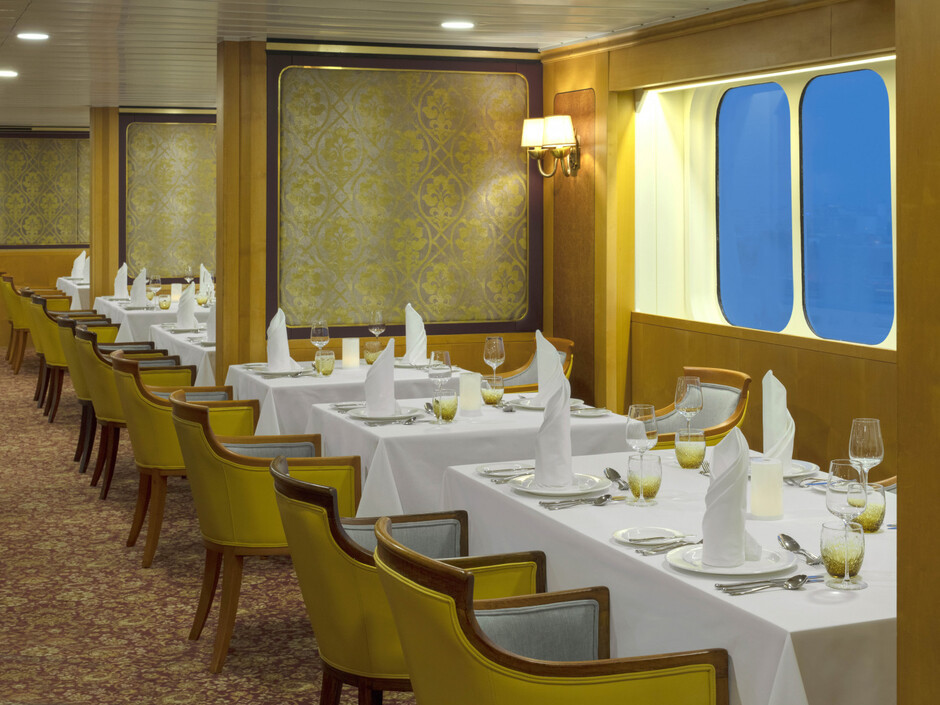 Queen Elizabeth 2 4*