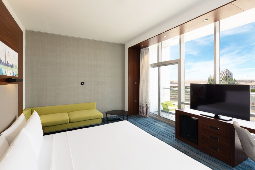Aloft Dubai South 4*